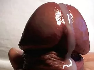 Mare îndreaptă penisul extrem de aproape cum shot extreme extreme de mare