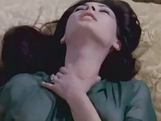 Edwige fenech - la dna pentru a juca atenție la skopje (1974) gol indian staruri porno