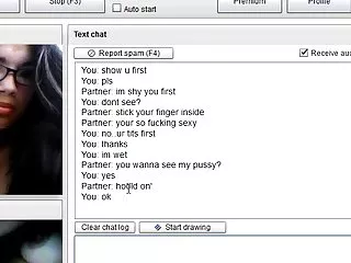 Cusur asian teen joc cu păsărică păros pe chatroulette