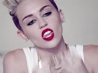 Sex video sexy miley cyrus - nu ne putem opri de jucărie pentru adulți în home made